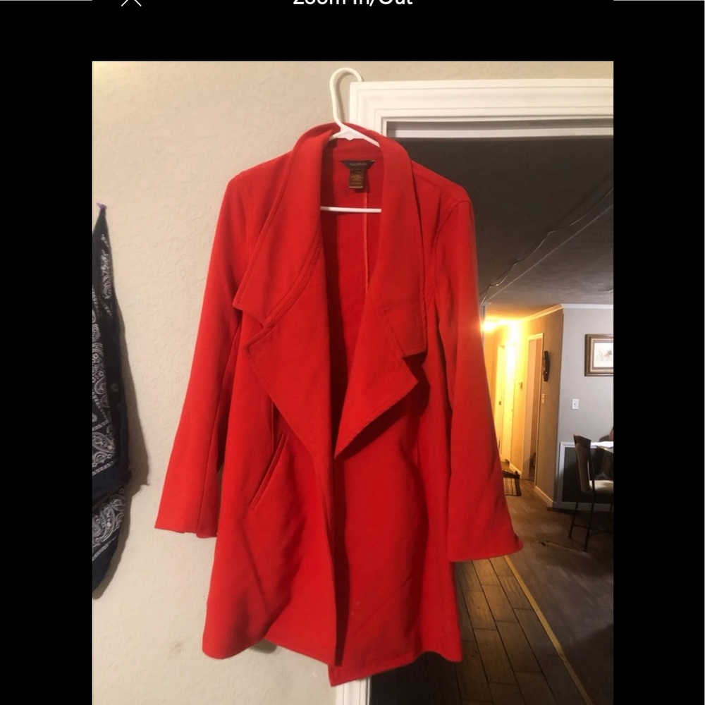 Peacoats black and a orange/red